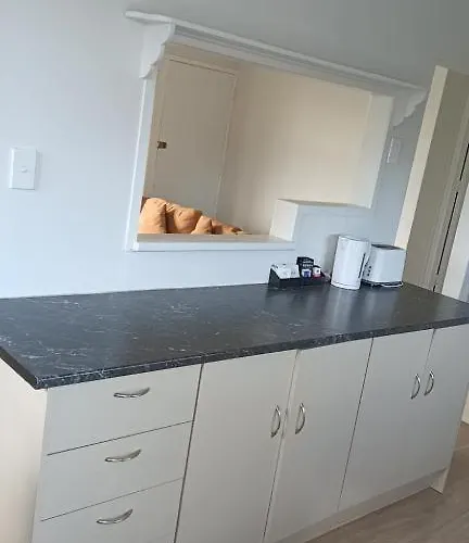 Serviced 3 Bedroom House 펜션