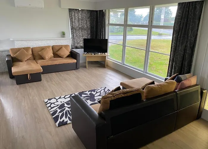 펜션 Serviced 3 Bedroom House *